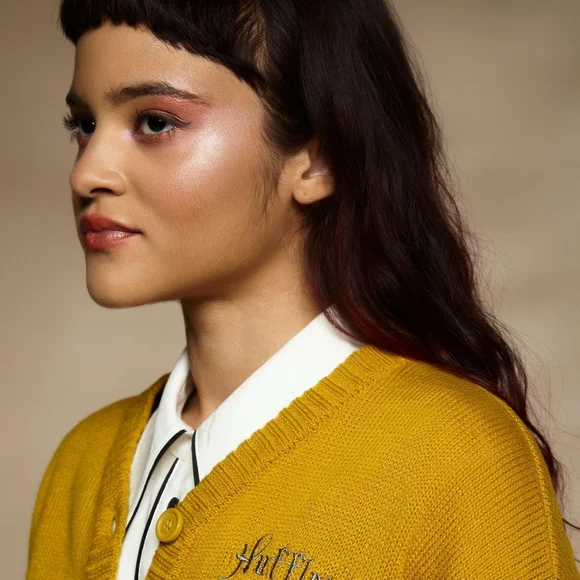 Hot Topic Harry Potter Hufflepuff Skimmer Girls Cardigan- NWT Size XL - Picture 5 of 7